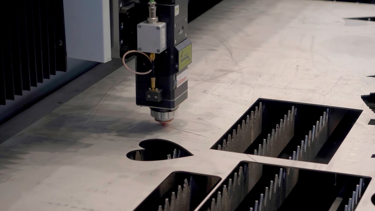 Tips for Selecting CO₂ Laser Cutting Machines