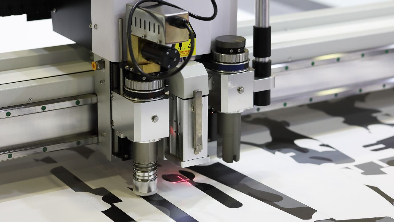 How To Choose a Kiss Cutting Machine for Your Application 