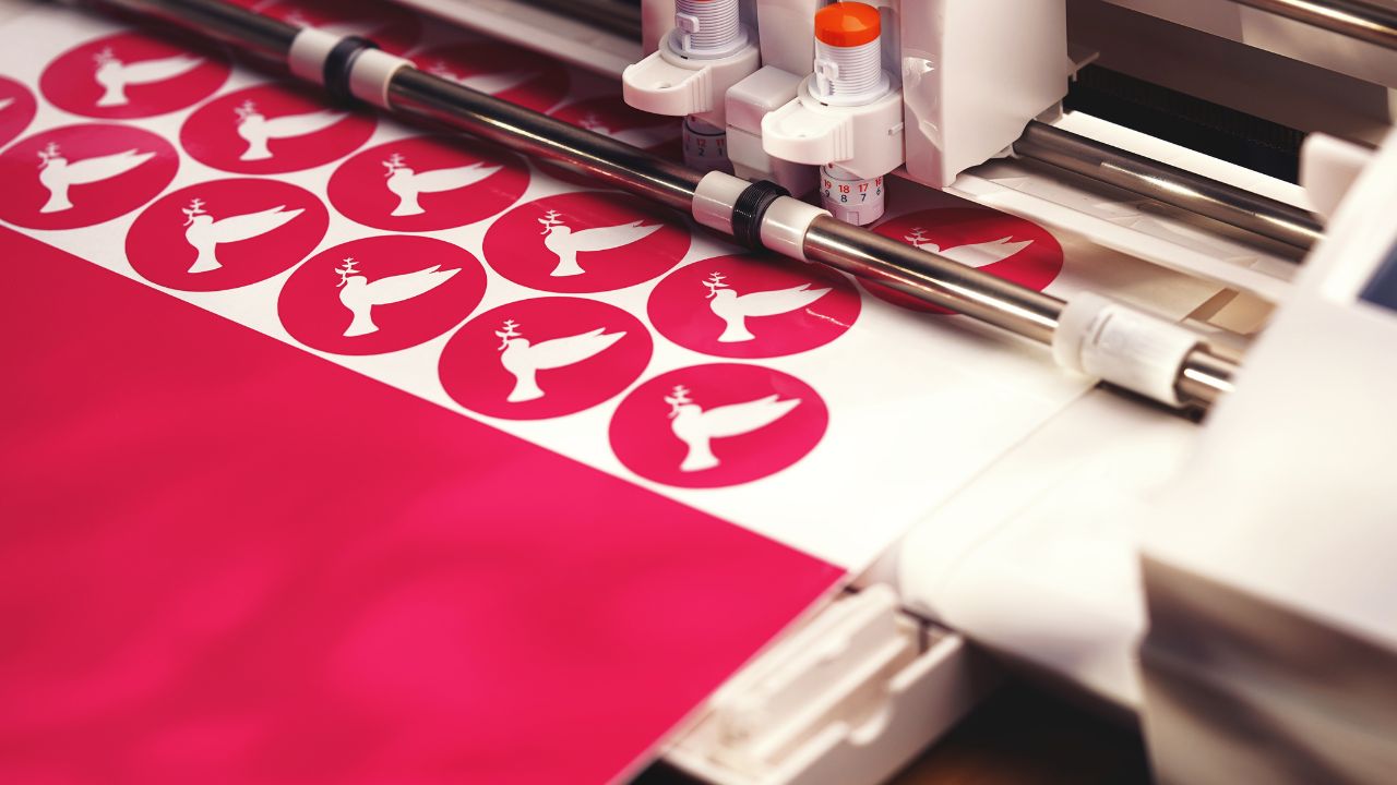 Industrial Applications of Kiss Cutting and Reasons 
