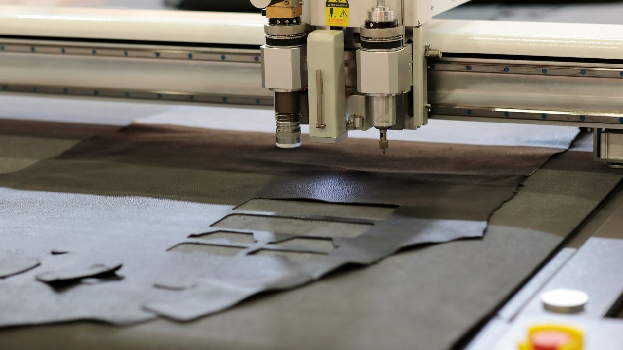 Things to Consider Before Buying a Straight Knife Cutting Machine